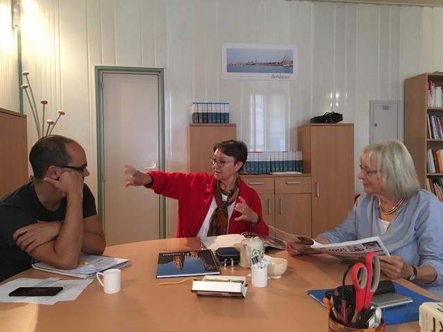 Small learning group during their language course in Bordeaux